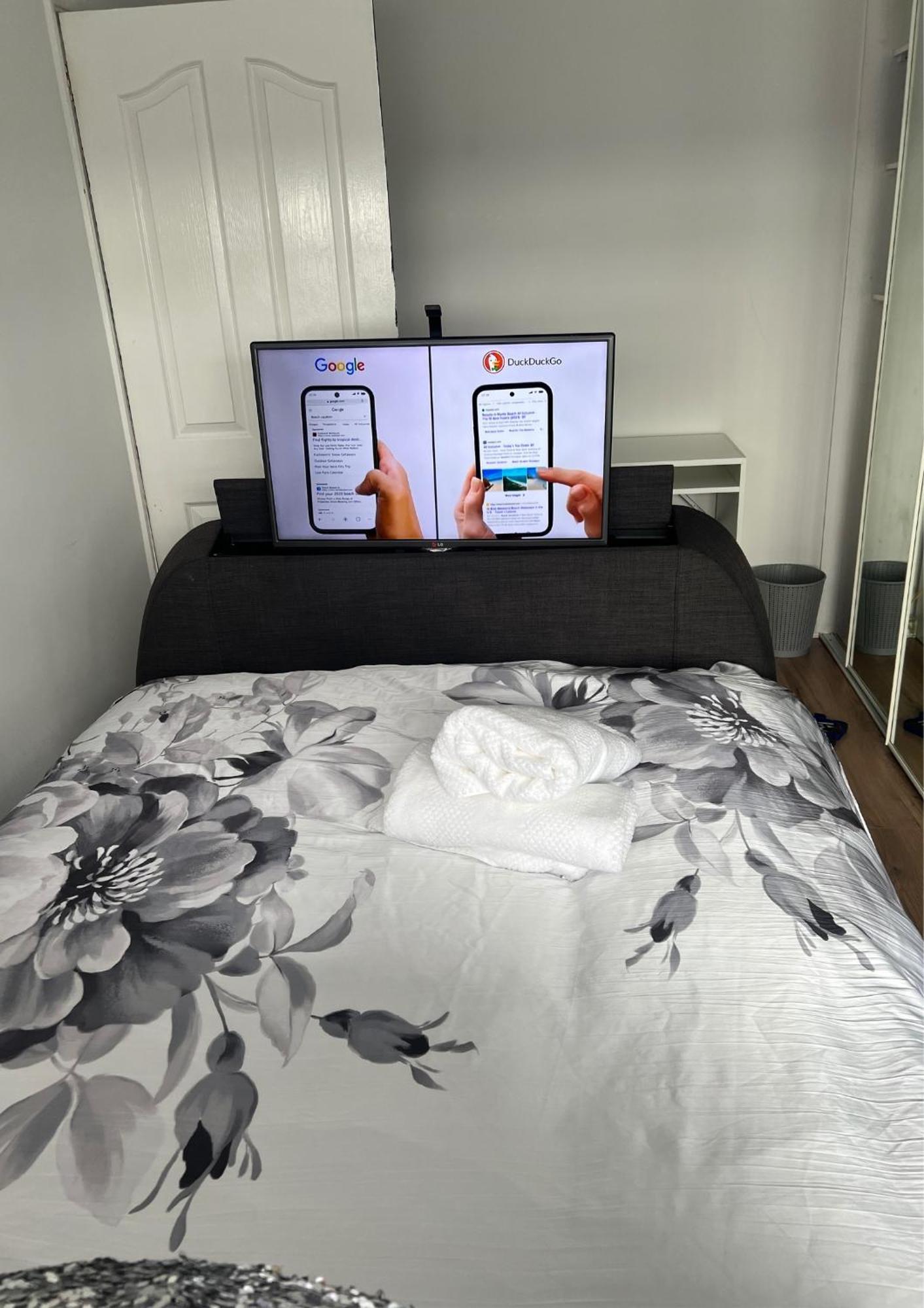 Double Room In Great Barr Near M5 - M6 - Parking - Tv Bed-Garden Birmingham Exterior photo